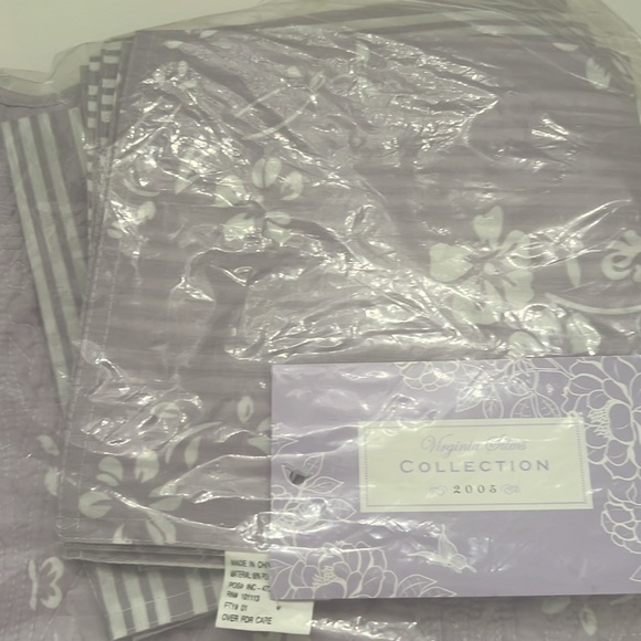 Virginia Slims collection table linens lilac lavender placemats and napkins - Picture 3 of 4